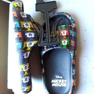 Boys size 1 Mickey Mouse slides BNT